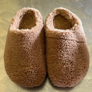 Anthropologie Teddy Slippers- US 8